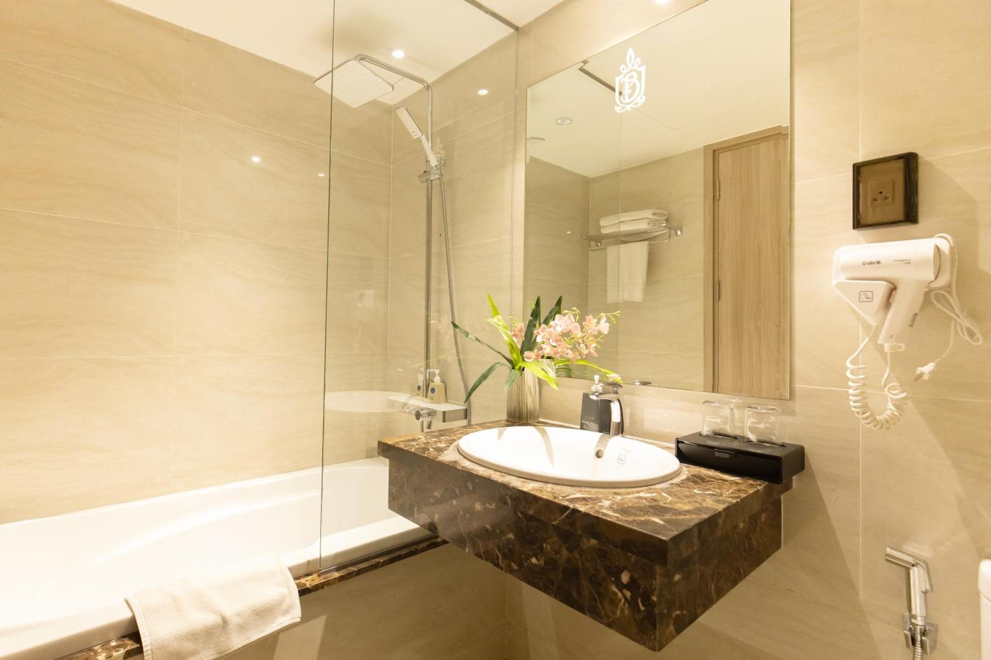 Nicecy & 4* TP. Hồ Chí Minh