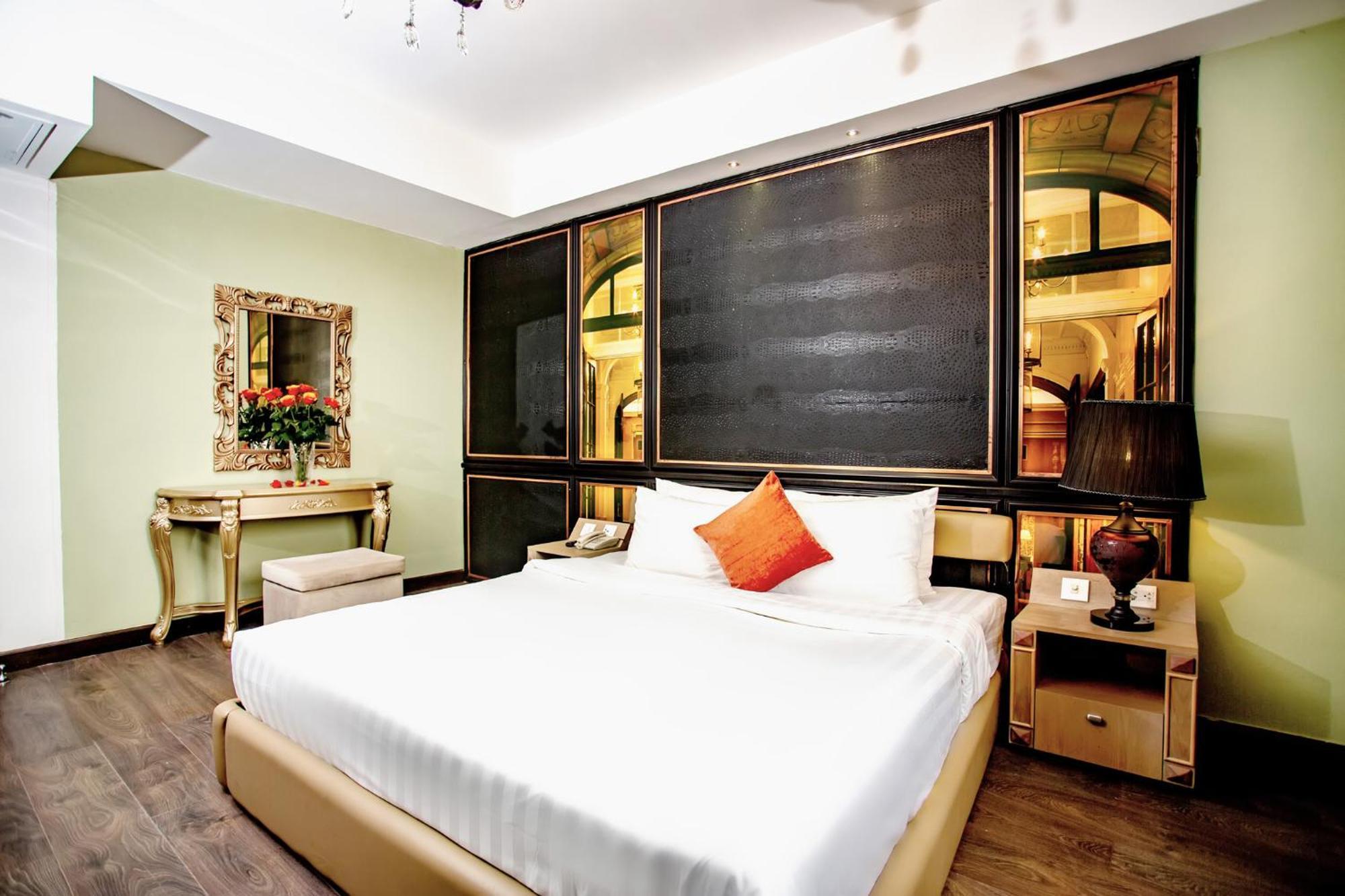 California Saigon & Rooftop Pool