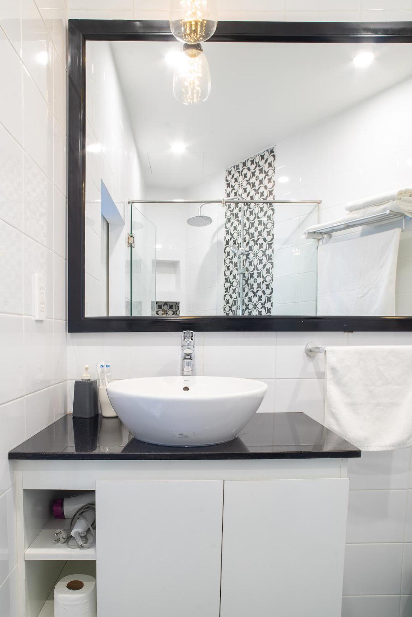 Retro Flat Near Nguyen Hue By Circadian