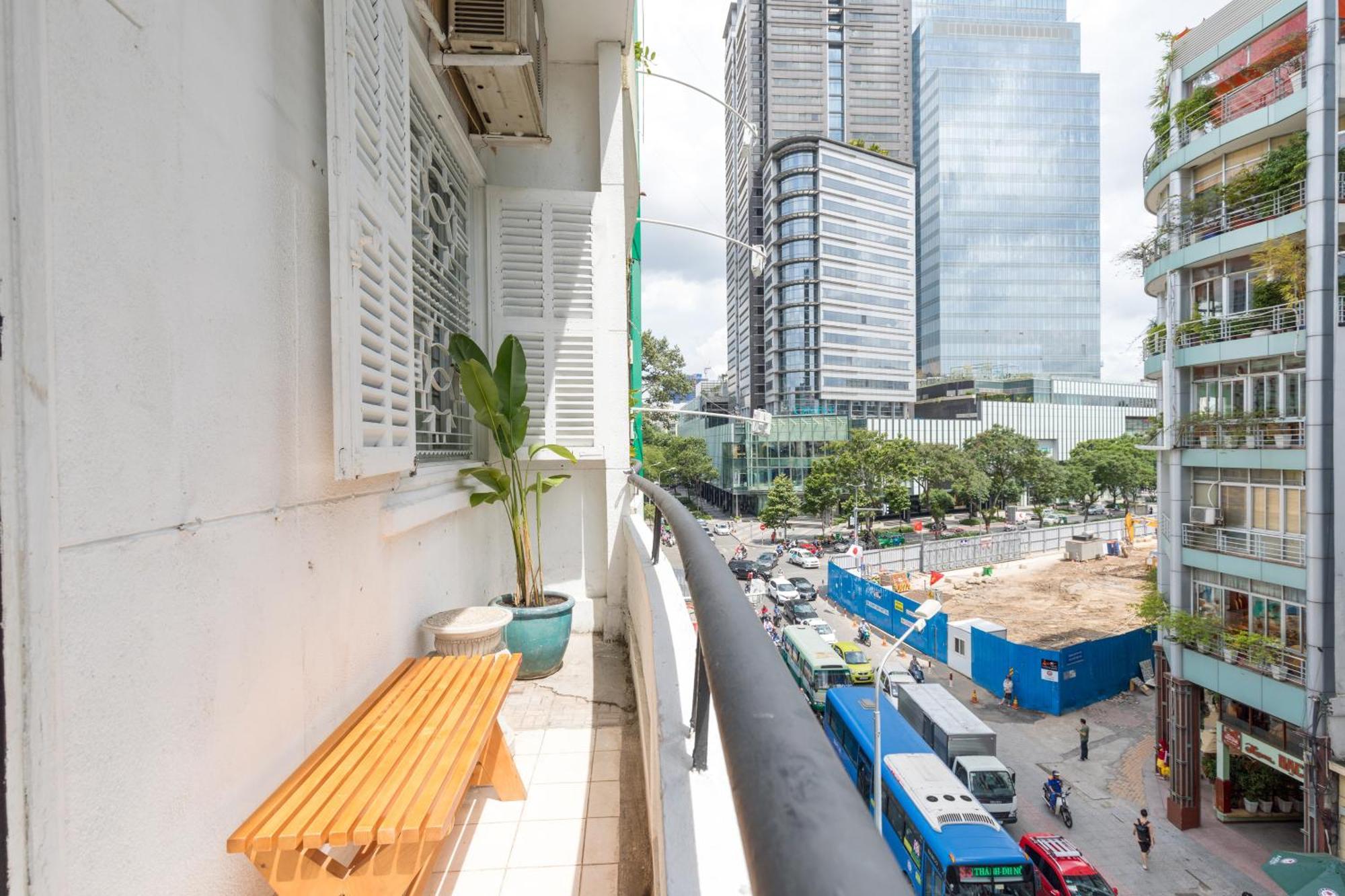 Retro Flat Near Nguyen Hue By Circadian