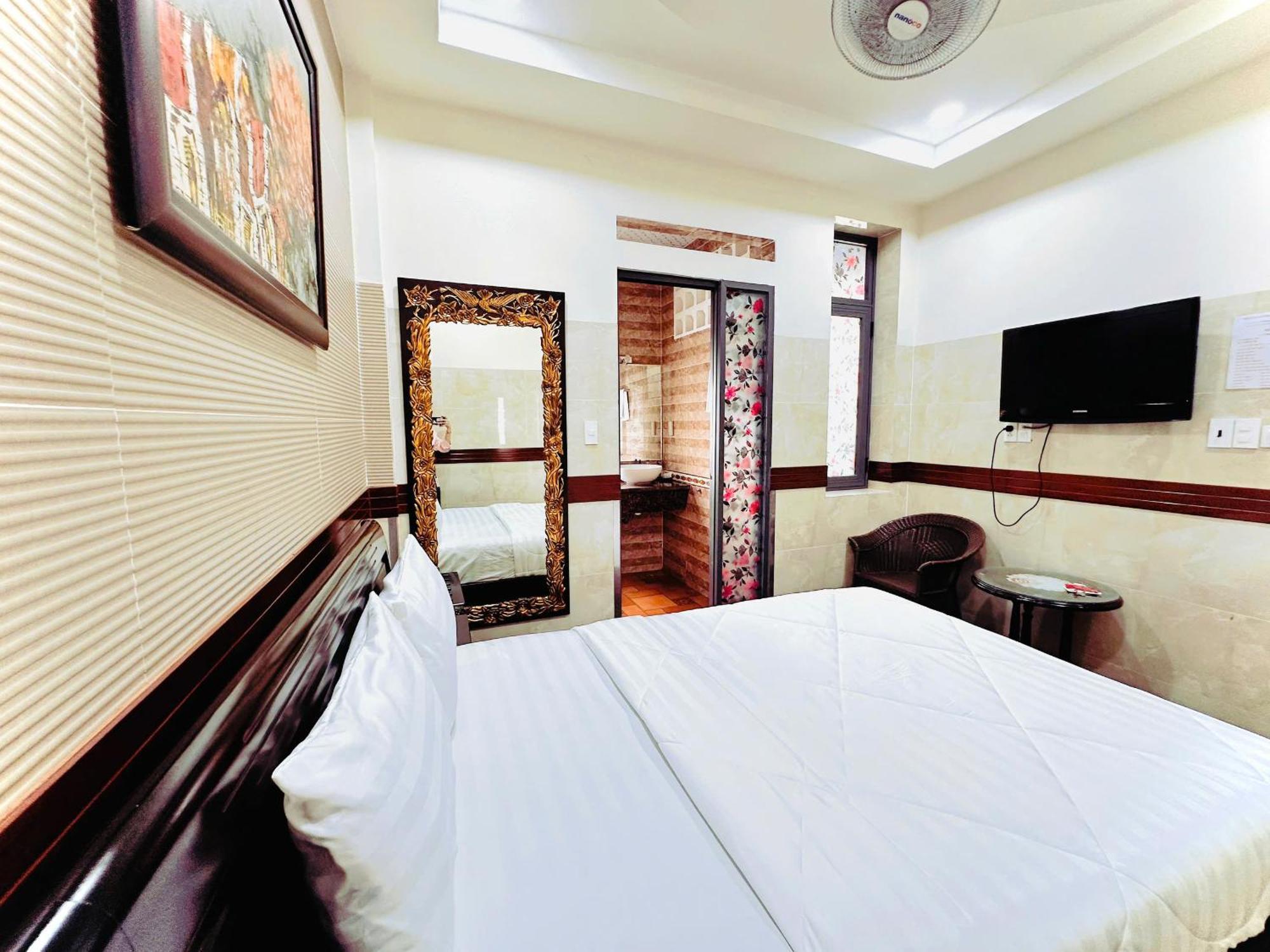 Hotel Khach San Hoang Thanh Thuy 4