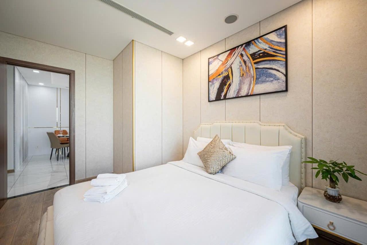 Bedrooms At Landmark - Vinhomes Apartment