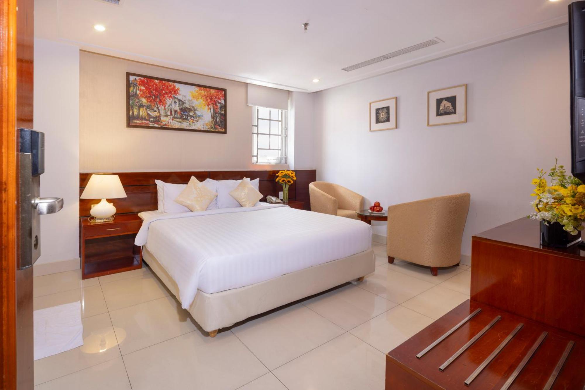 White Lotus Saigon Hotel