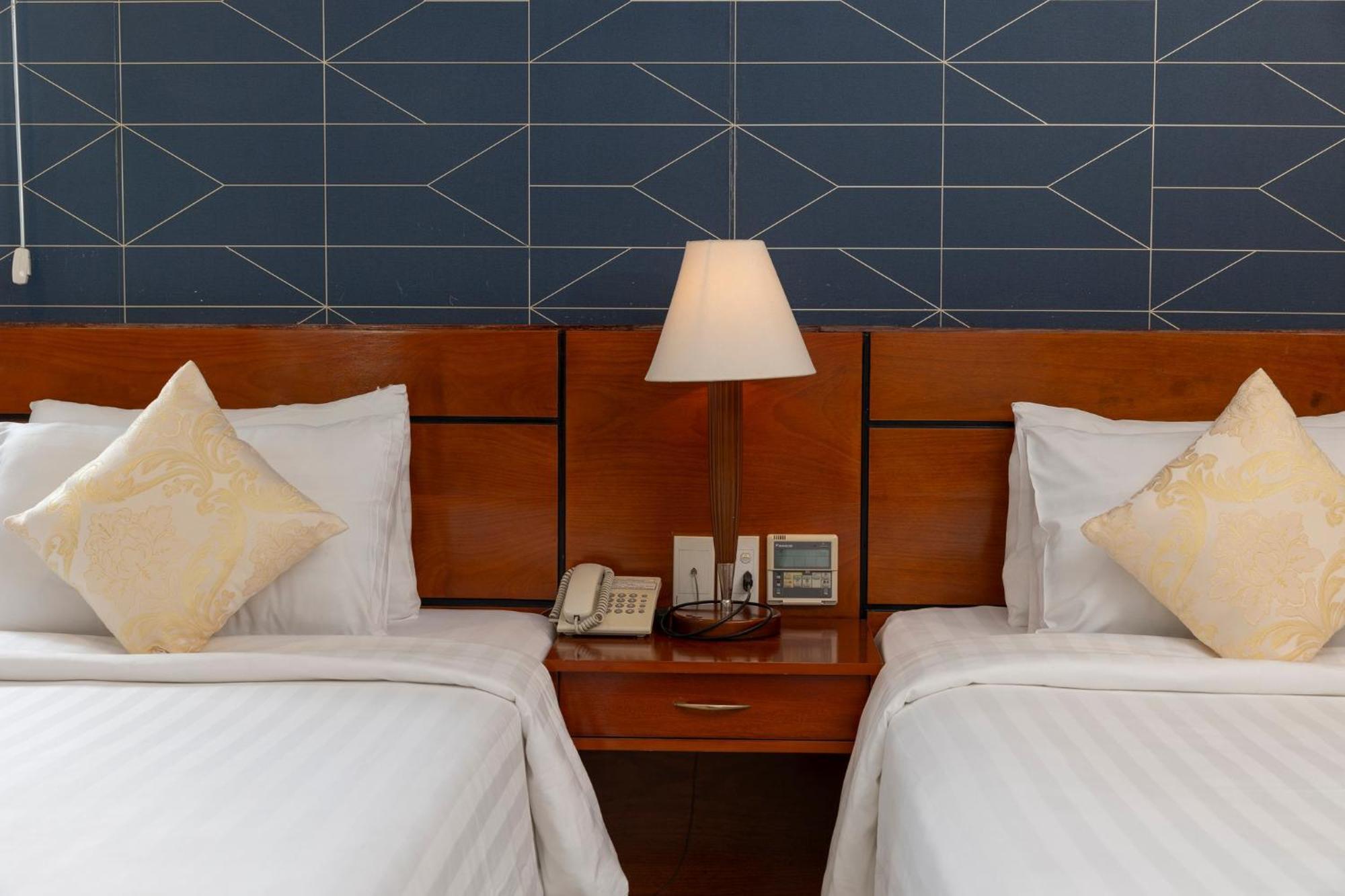 White Lotus Saigon 3*