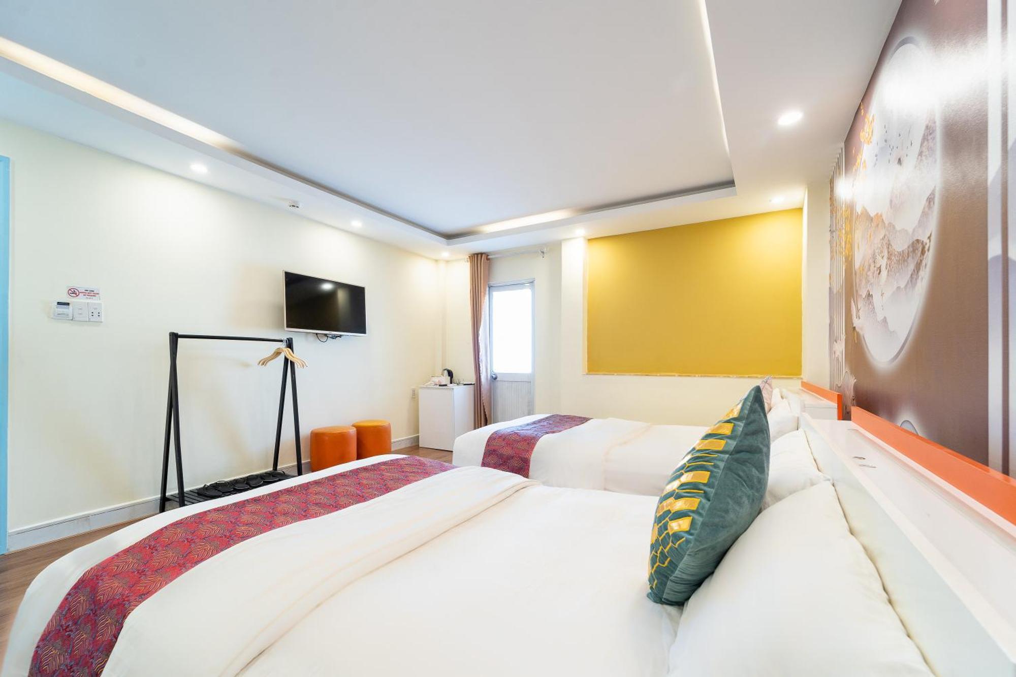 Collection O District Tan Binh Near Airport Formerly Joy Hotel