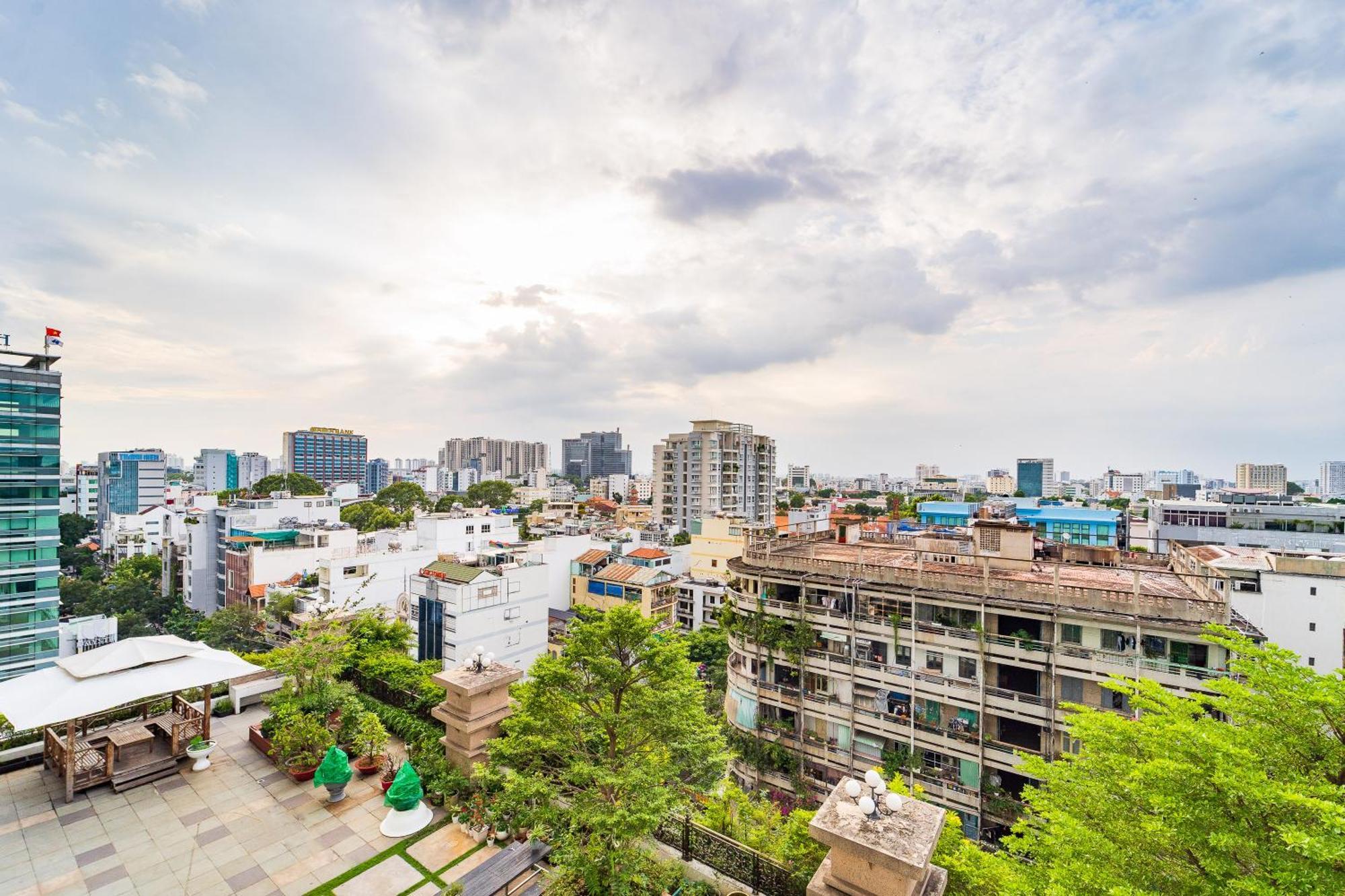 Apartment 2br 3br Luxury Sky Pool Ho Chi Minh City