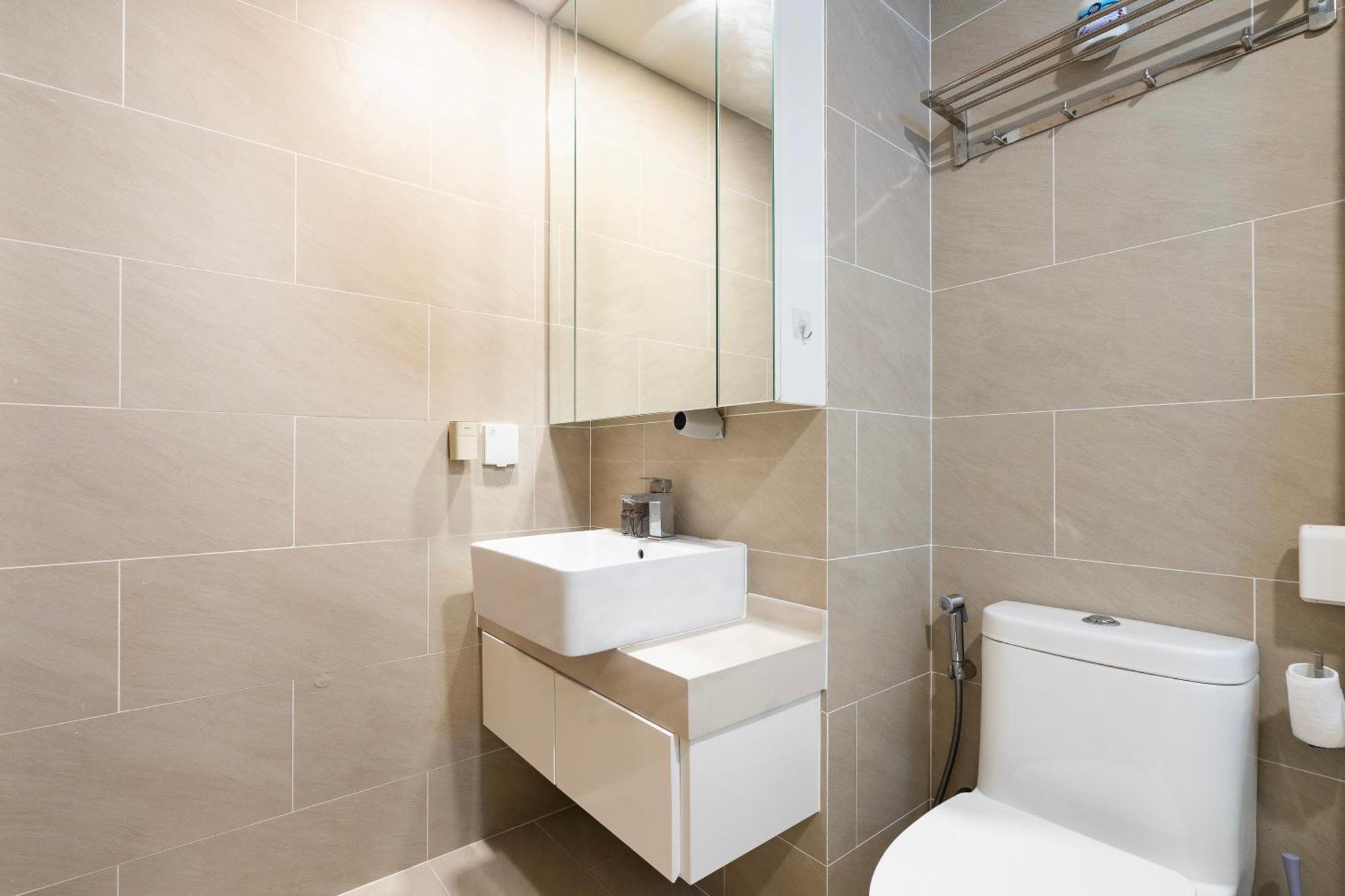 River Panorama 2 Bedroom Luxury District 7 * Ho Chi Minh City