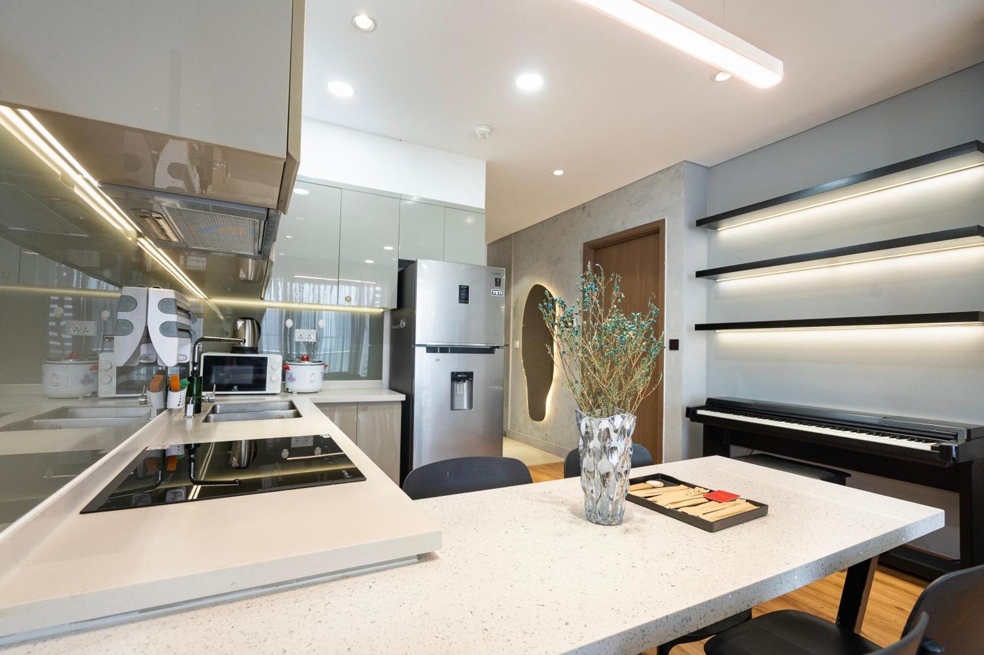 River Panorama 2 Bedroom Luxury District 7 *