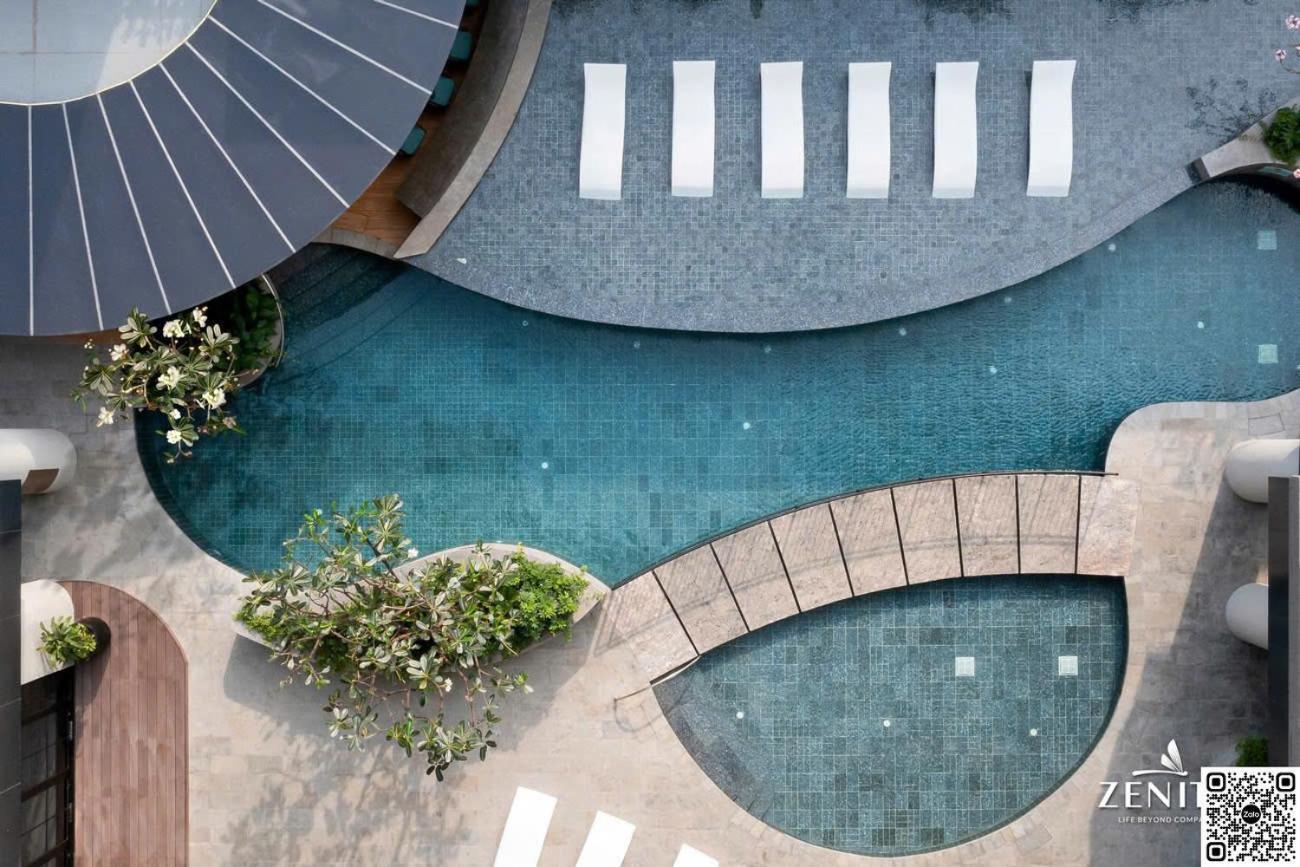 Modern District 1 2br&3br D1&zenity Outdoor Jacuzzi Pool Ho Chi Minh City