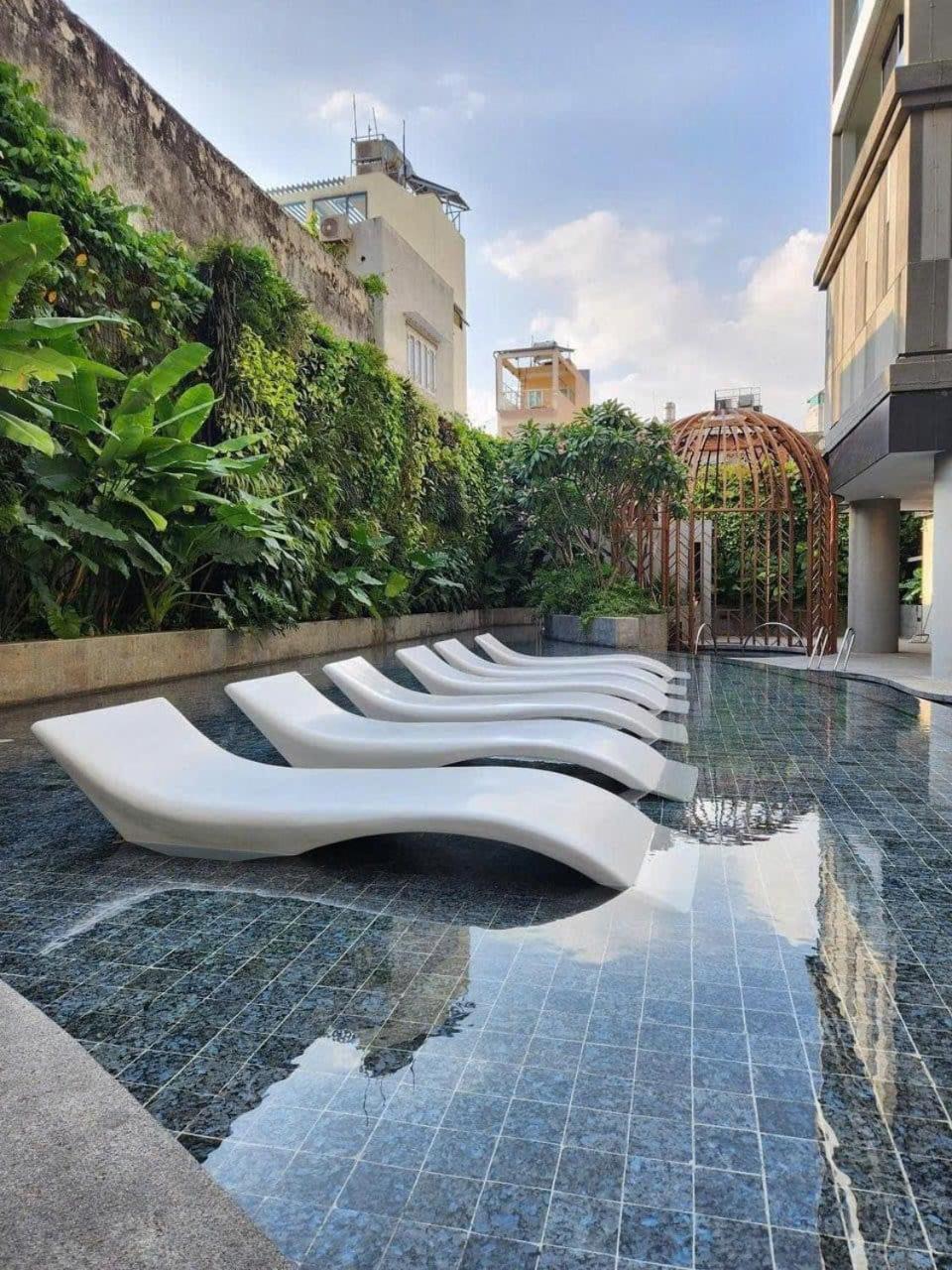 Modern District 1 2br&3br D1&zenity Outdoor Jacuzzi Pool Apartment Ho Chi Minh City