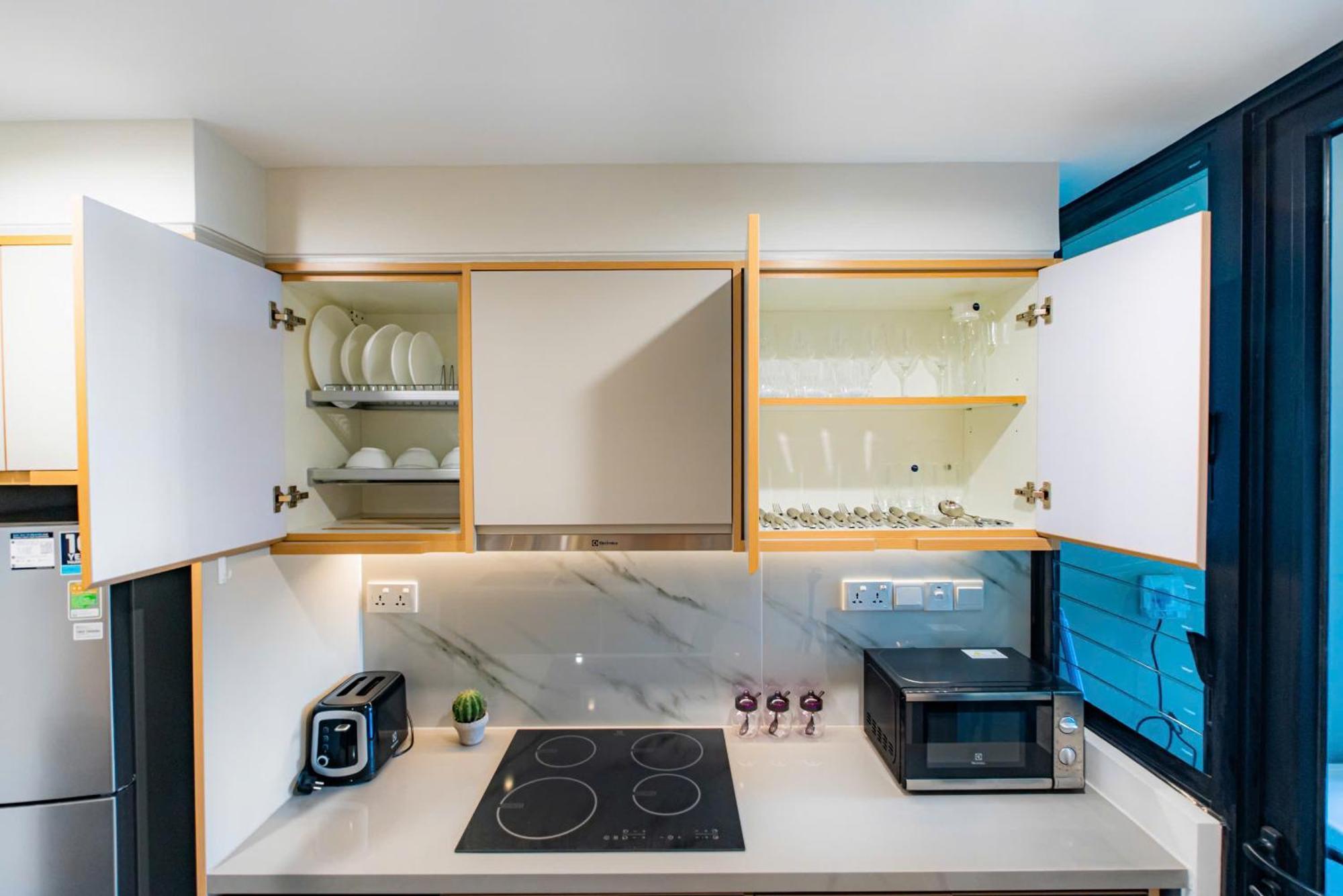 Modern District 1 2br&3br D1&zenity Outdoor Jacuzzi Pool Apartment