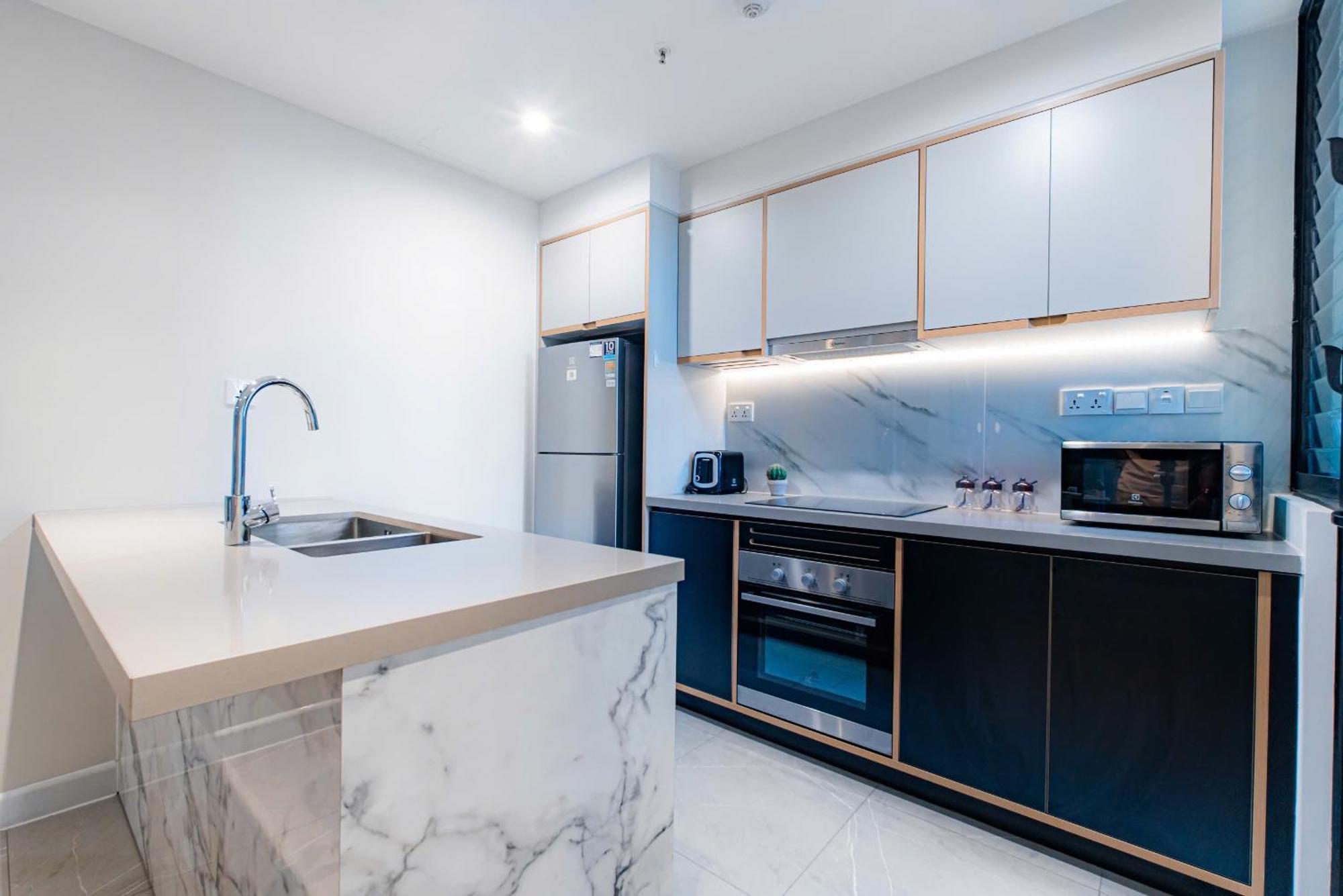Modern District 1 2br&3br D1&zenity Outdoor Jacuzzi Pool * Ho Chi Minh City