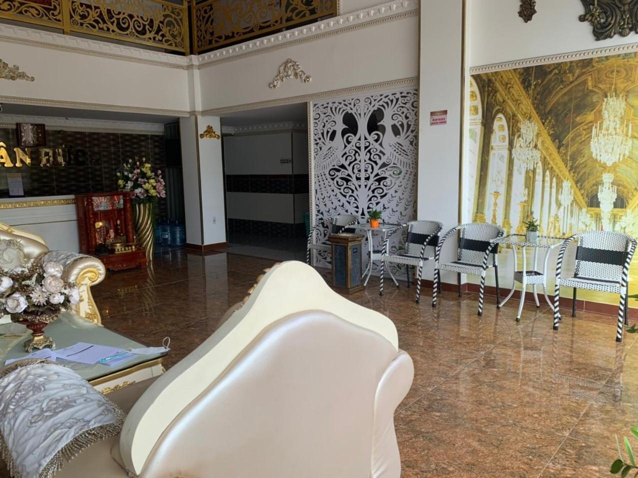 Nhan Duc Hotel 2*