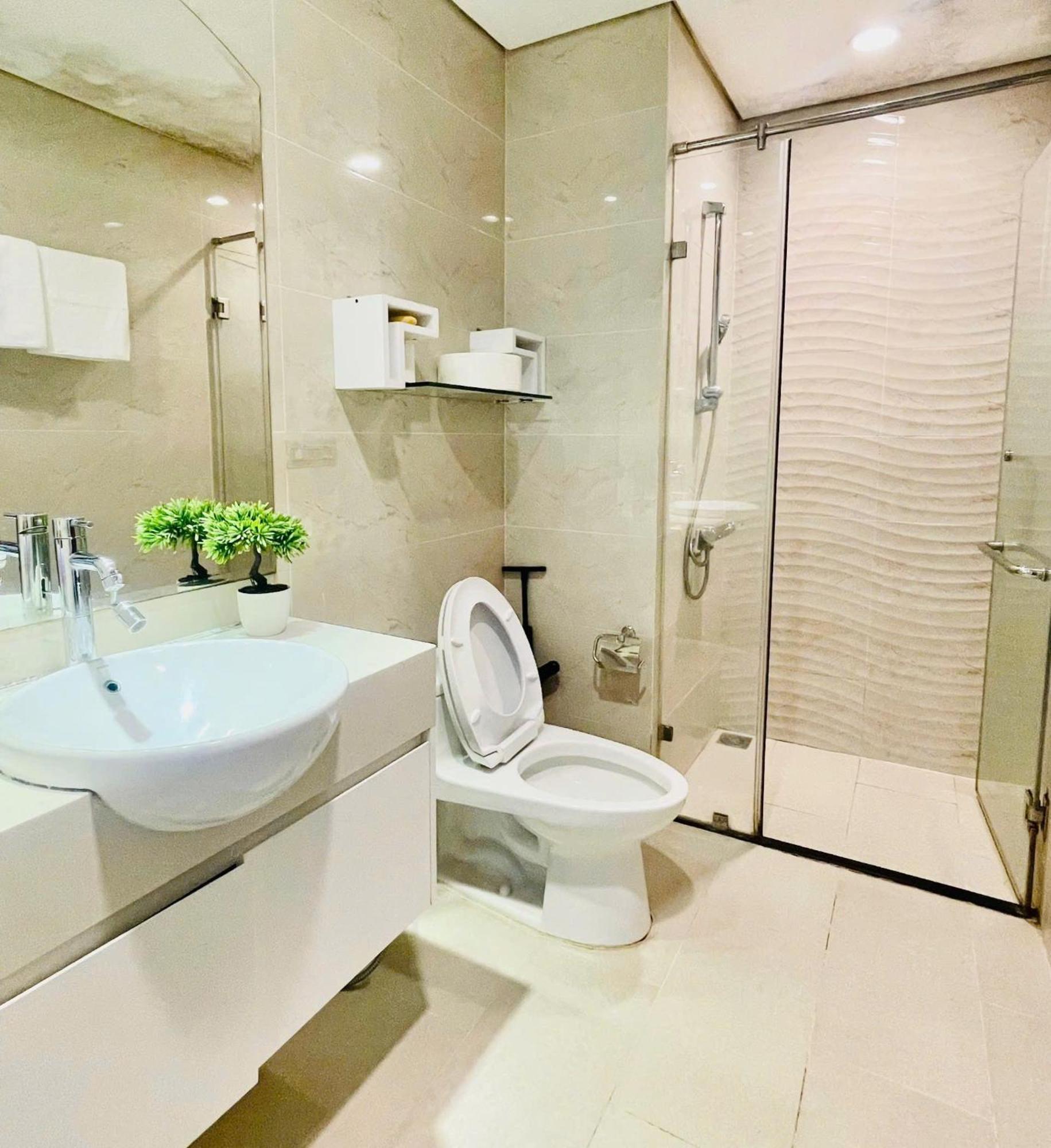 4br - Landmark 81 - Pool & Riverside - Center *