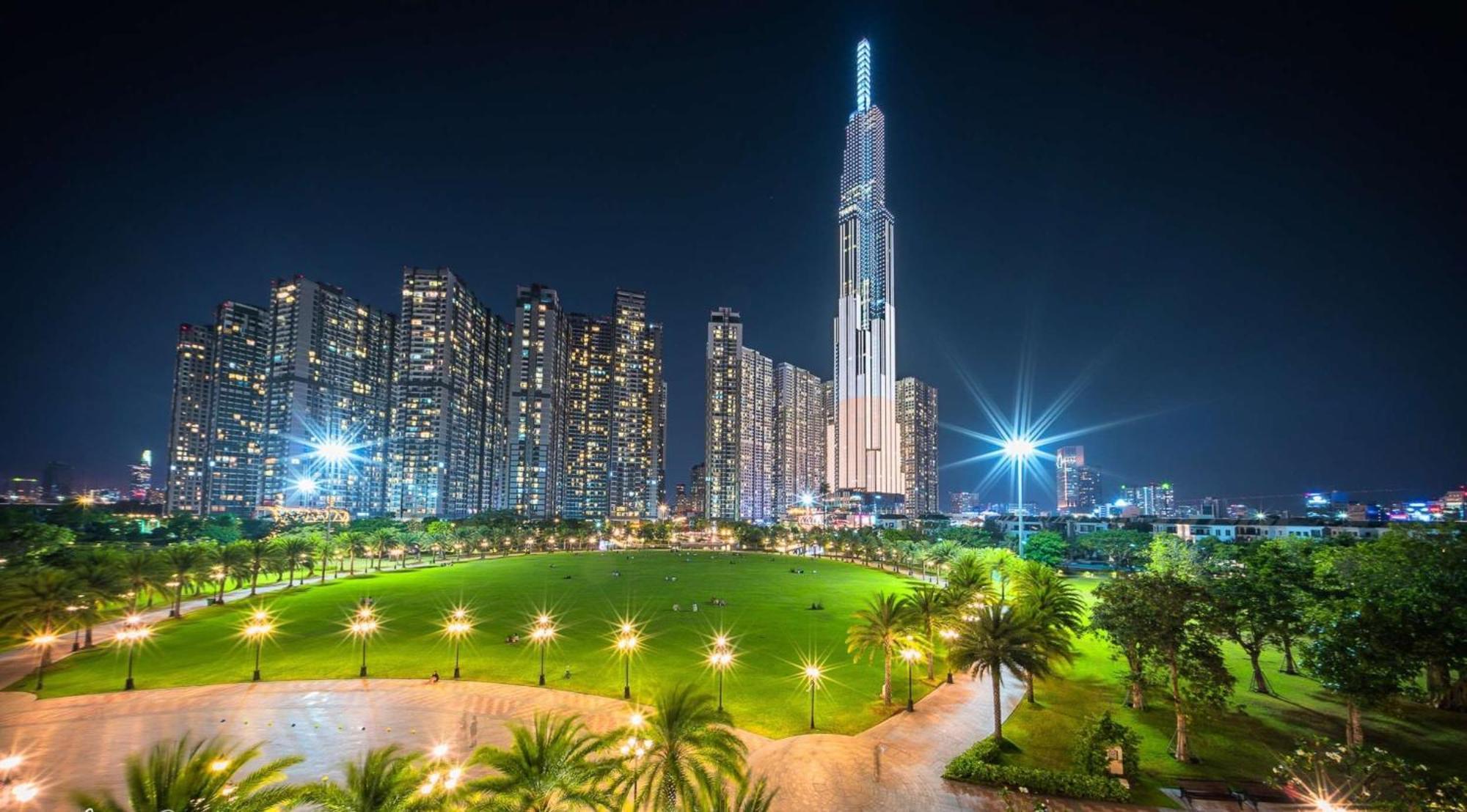 4br - Landmark 81 - Pool & Riverside - Center