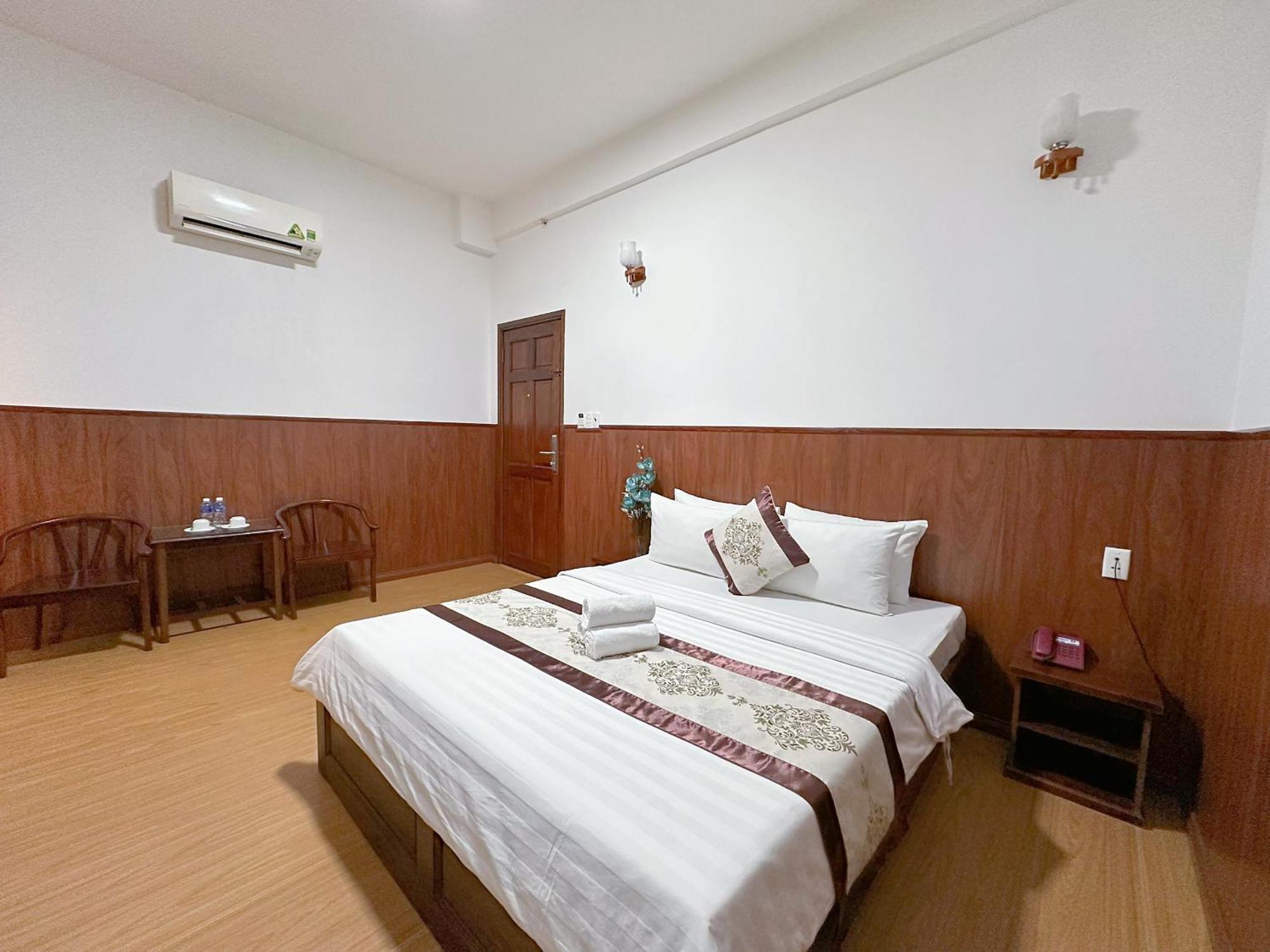 Hotel Nhat Minh Airport