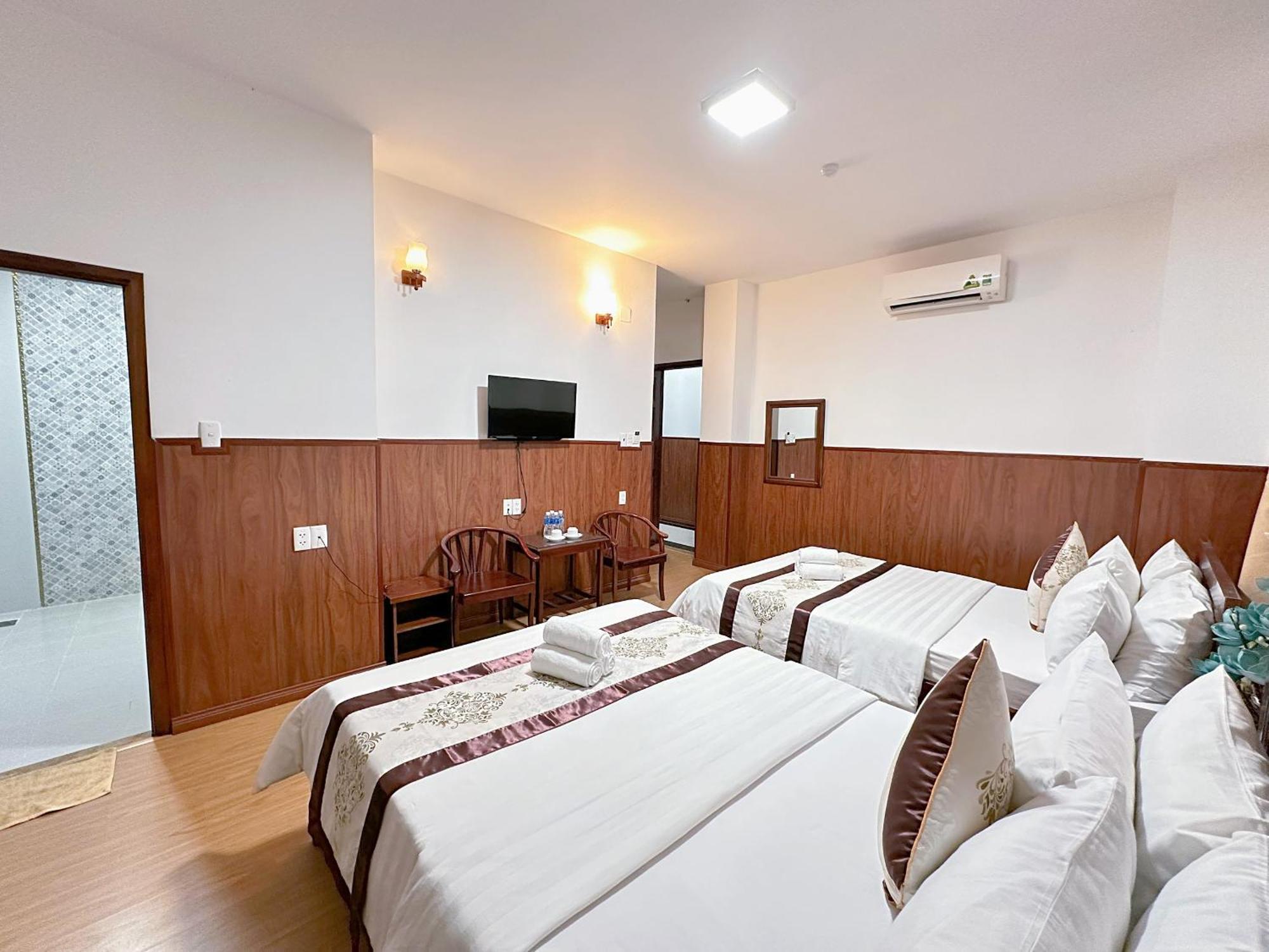 Hotel Nhat Minh Airport 3*
