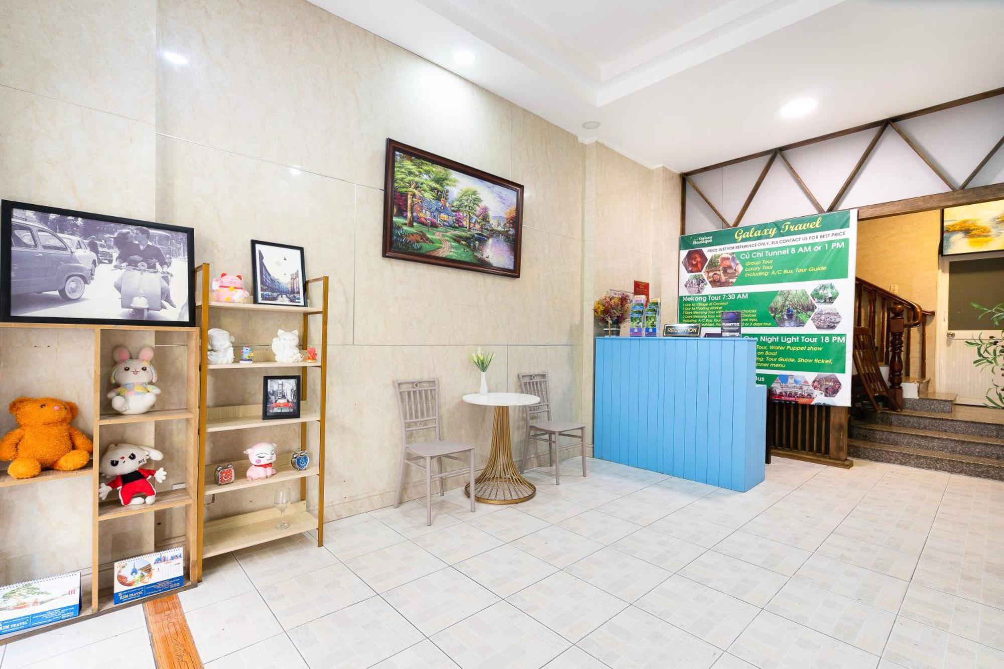 Planet Hotel