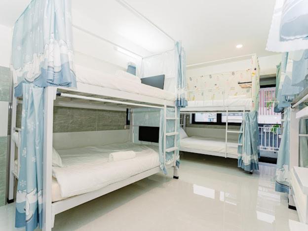 Aloha Saigon Premium By Local Travel Experts - Newly Opened, Less-touristy Location, Spacious Rooms, Glass Shower Bathroom, Free Breakfast & Walking Tour Asrama *