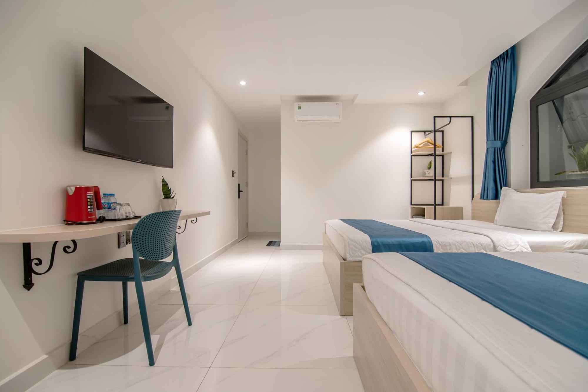 Bin Bin 11 Near Island Diamond * Ho Chi Minh City