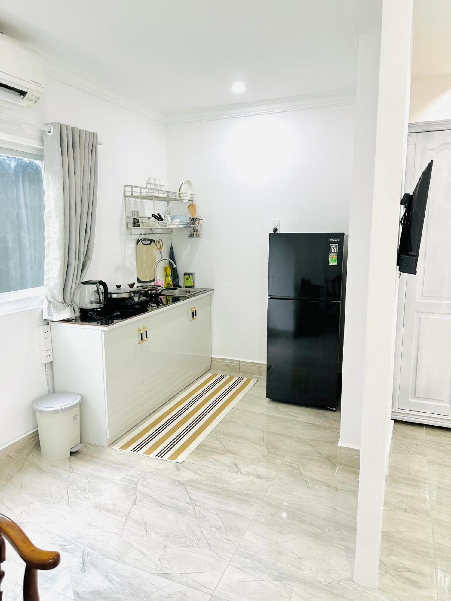 I Riverside 202b I Spacious With Kitchen
