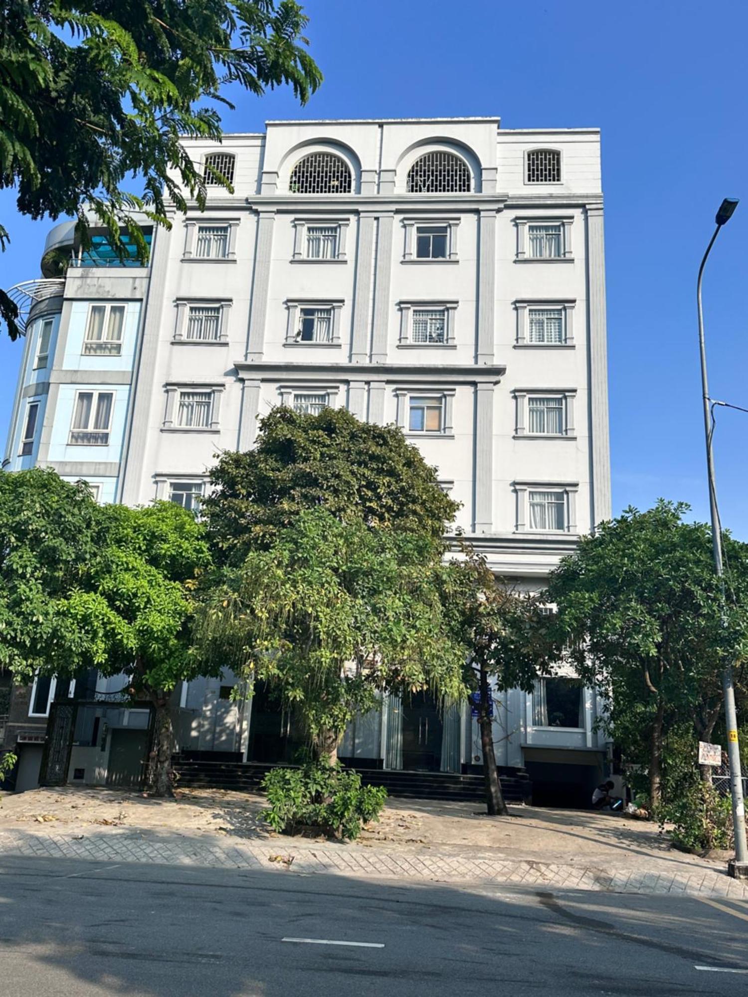 I Riverside 202b I Spacious With Kitchen Apartment *