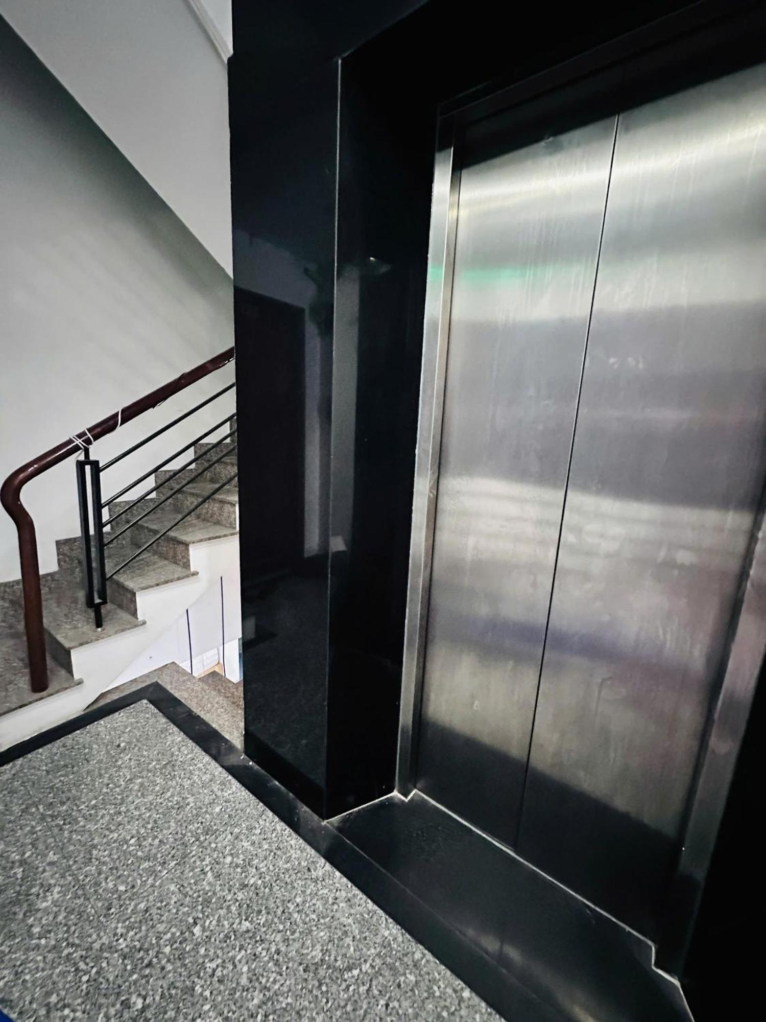 Aparment Lunar Netfix