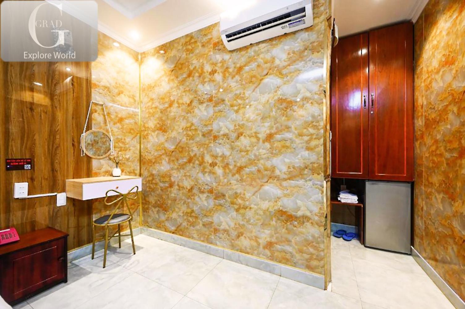 Grad Ly Ly - Q6 Ho Chi Minh City