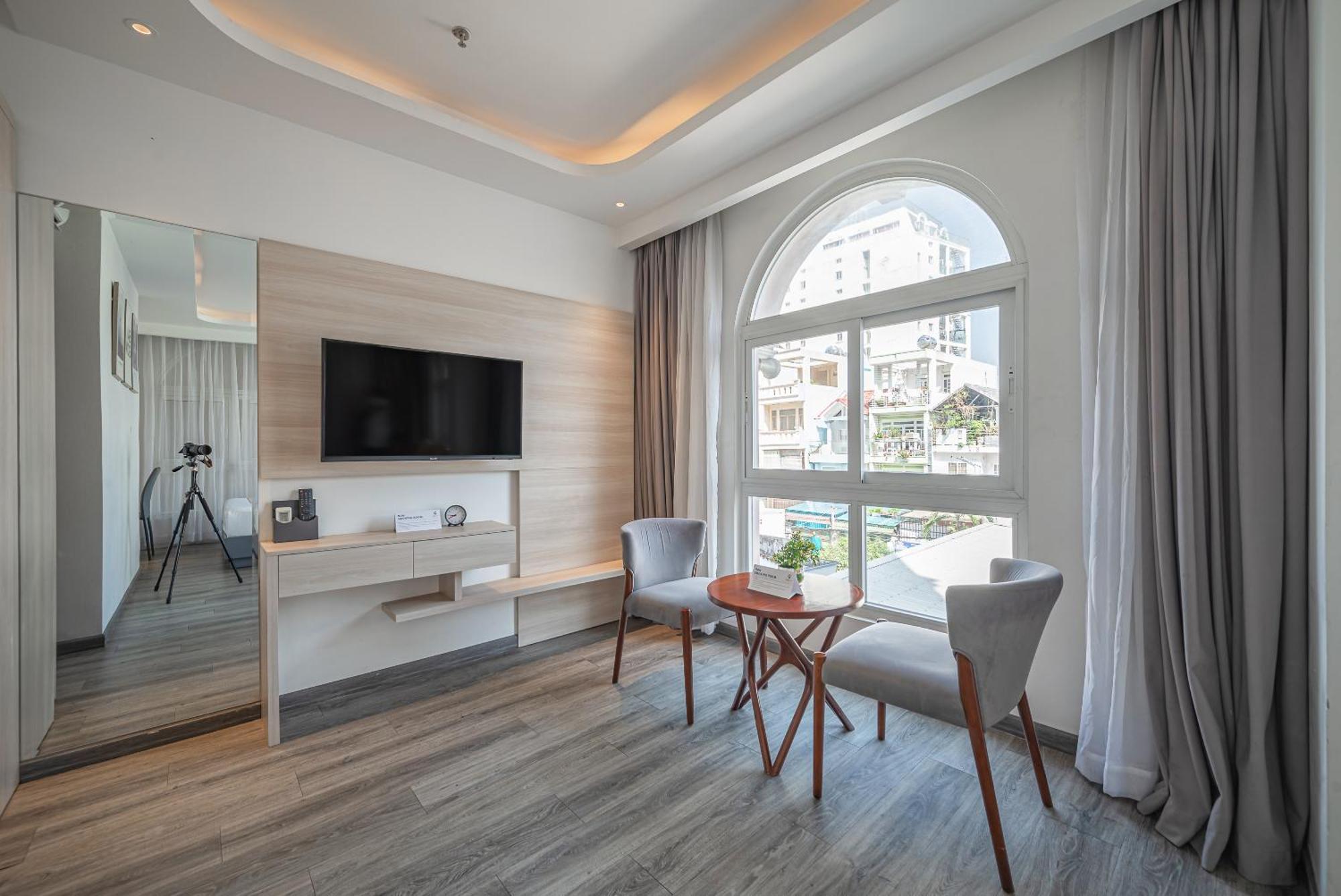 Cozrum Lux - Sonata Imperial * Ho Chi Minh City