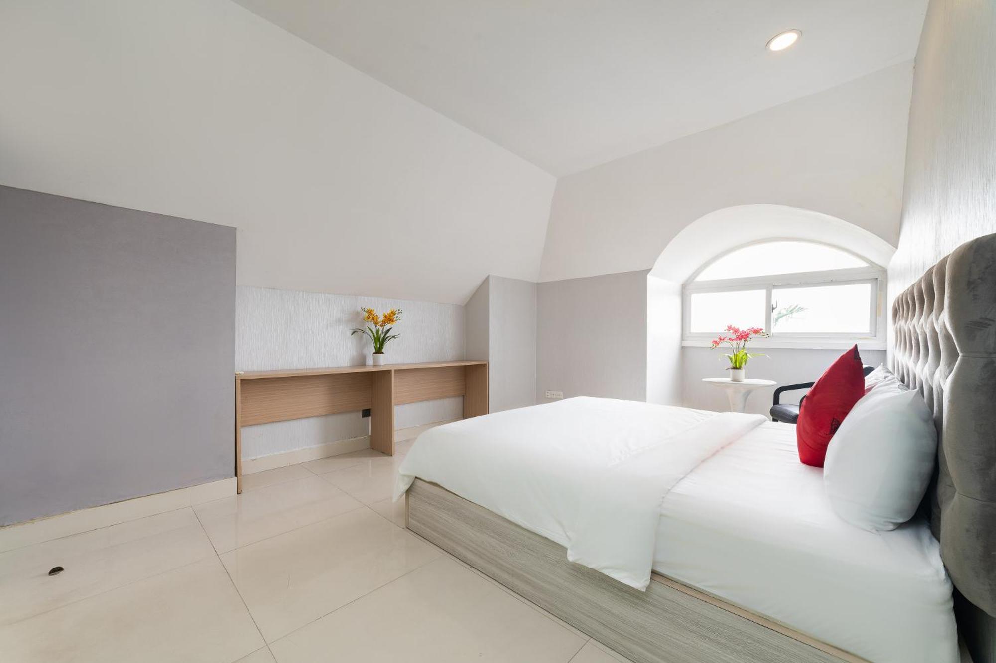Dancentre Luxury Near Secc Formerly Sunshine Garden *