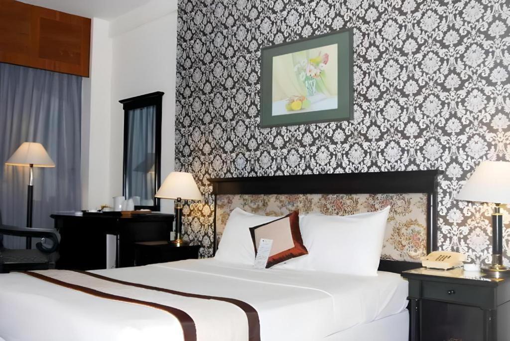 Saigon Star Hotel 4*