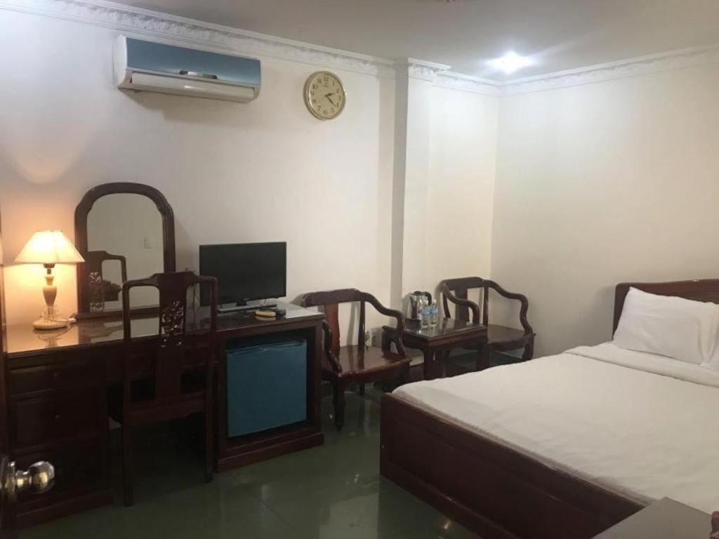 Ava Saigon 2*