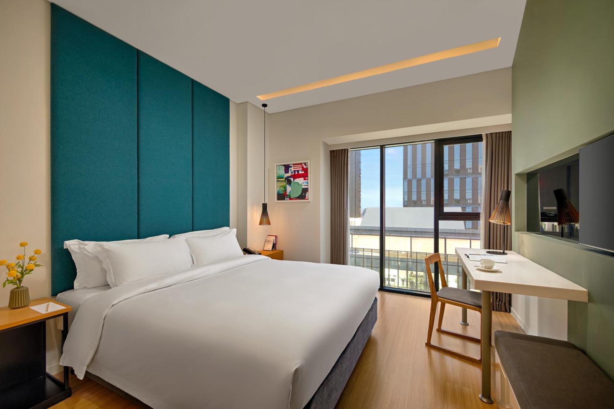 Novotel Living Saigon South Apartment