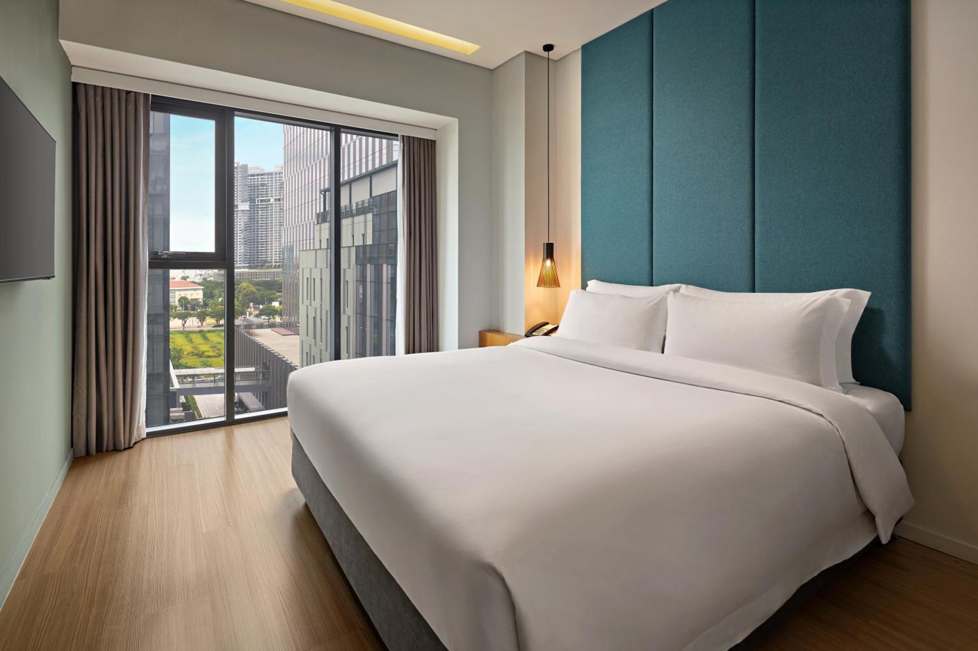 Novotel Living Saigon South Apartment