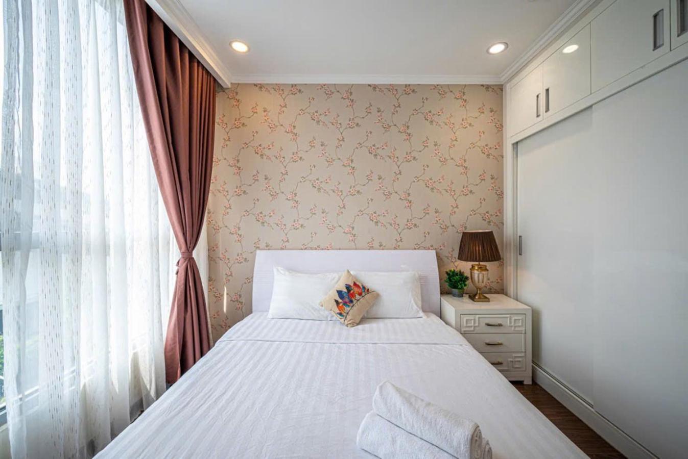 Luxury Vinhomes Park - Thamin Apartment
