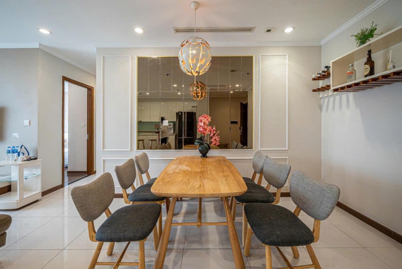 Luxury Vinhomes Park - Thamin Apartment Ho Chi Minh City