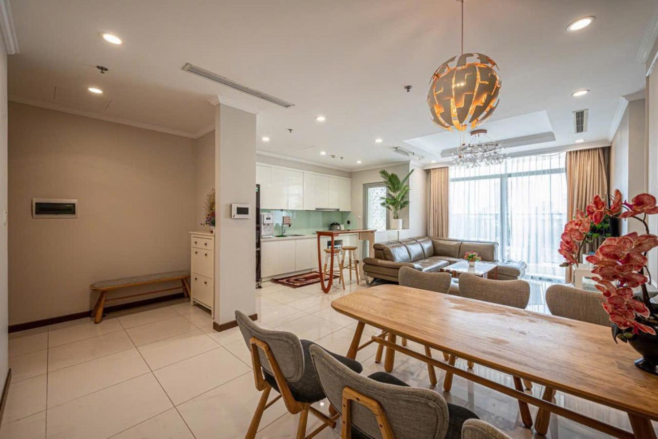 Luxury Vinhomes Park - Thamin Apartment