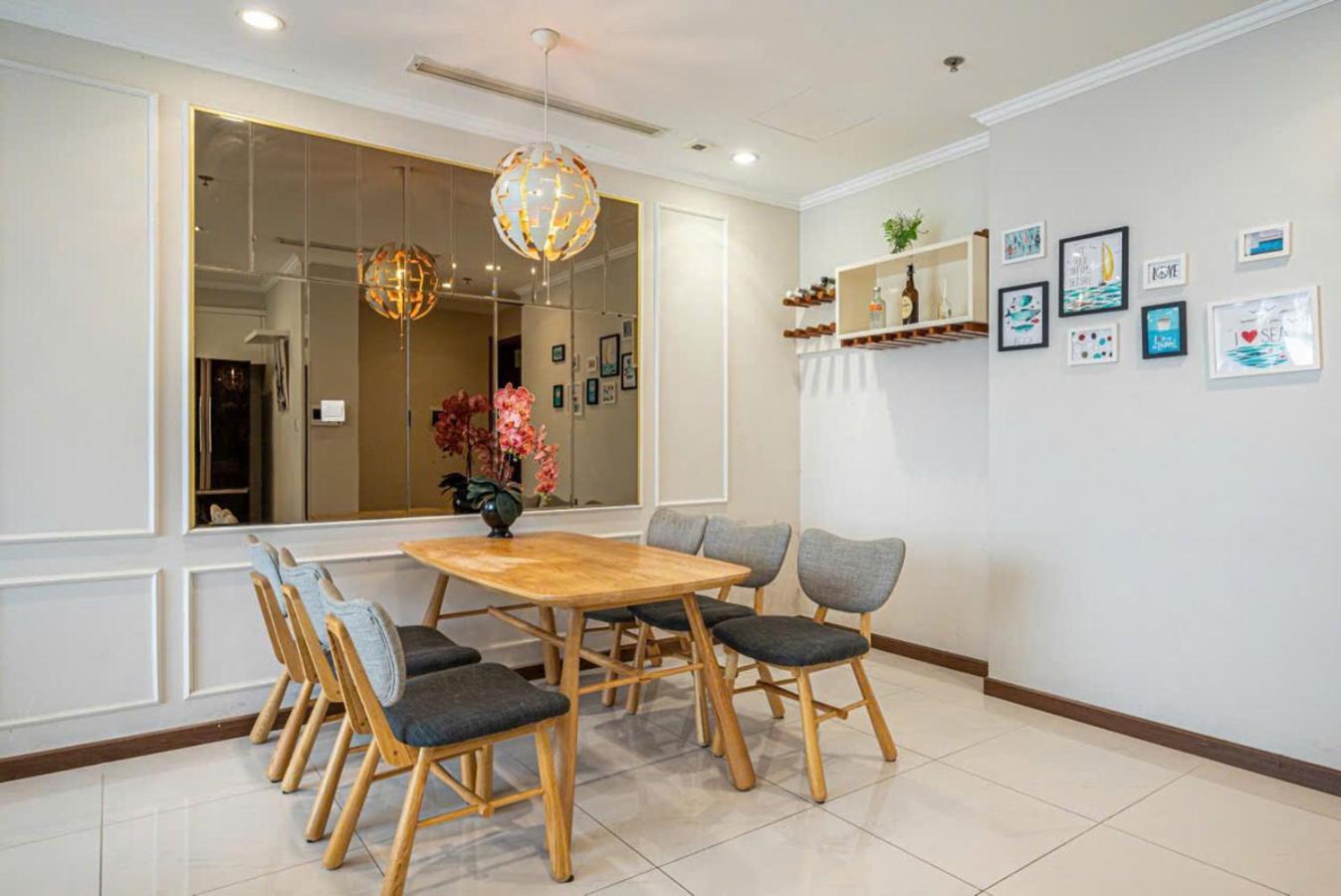 Luxury Vinhomes Park - Thamin Apartment