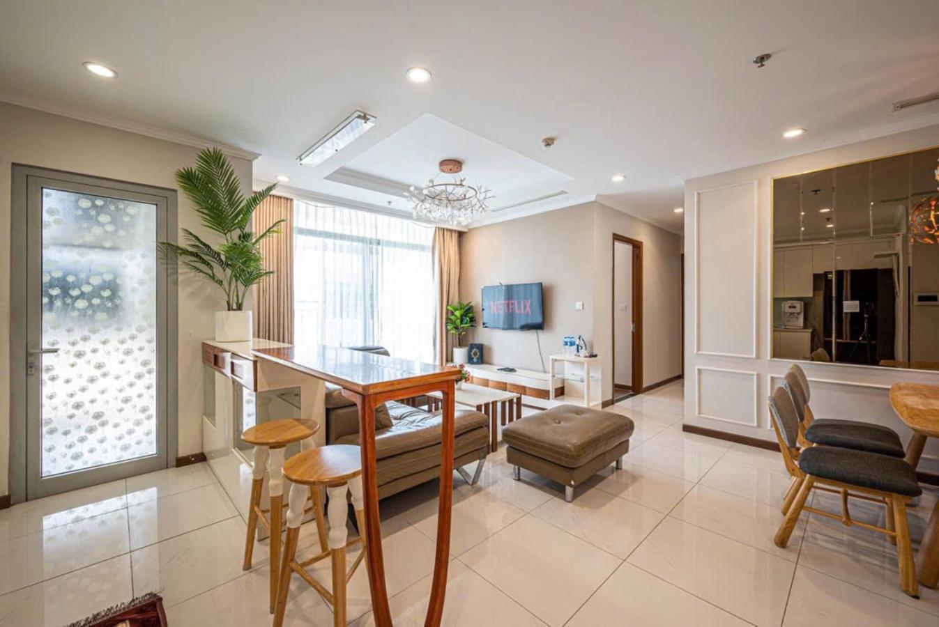 Luxury Vinhomes Park - Thamin Apartment *