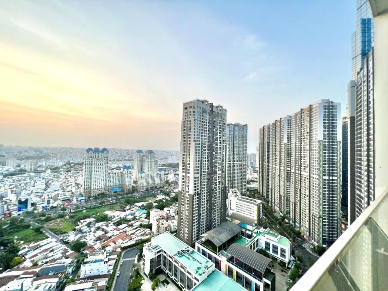 Luxury Vinhomes Park - Thamin Apartment