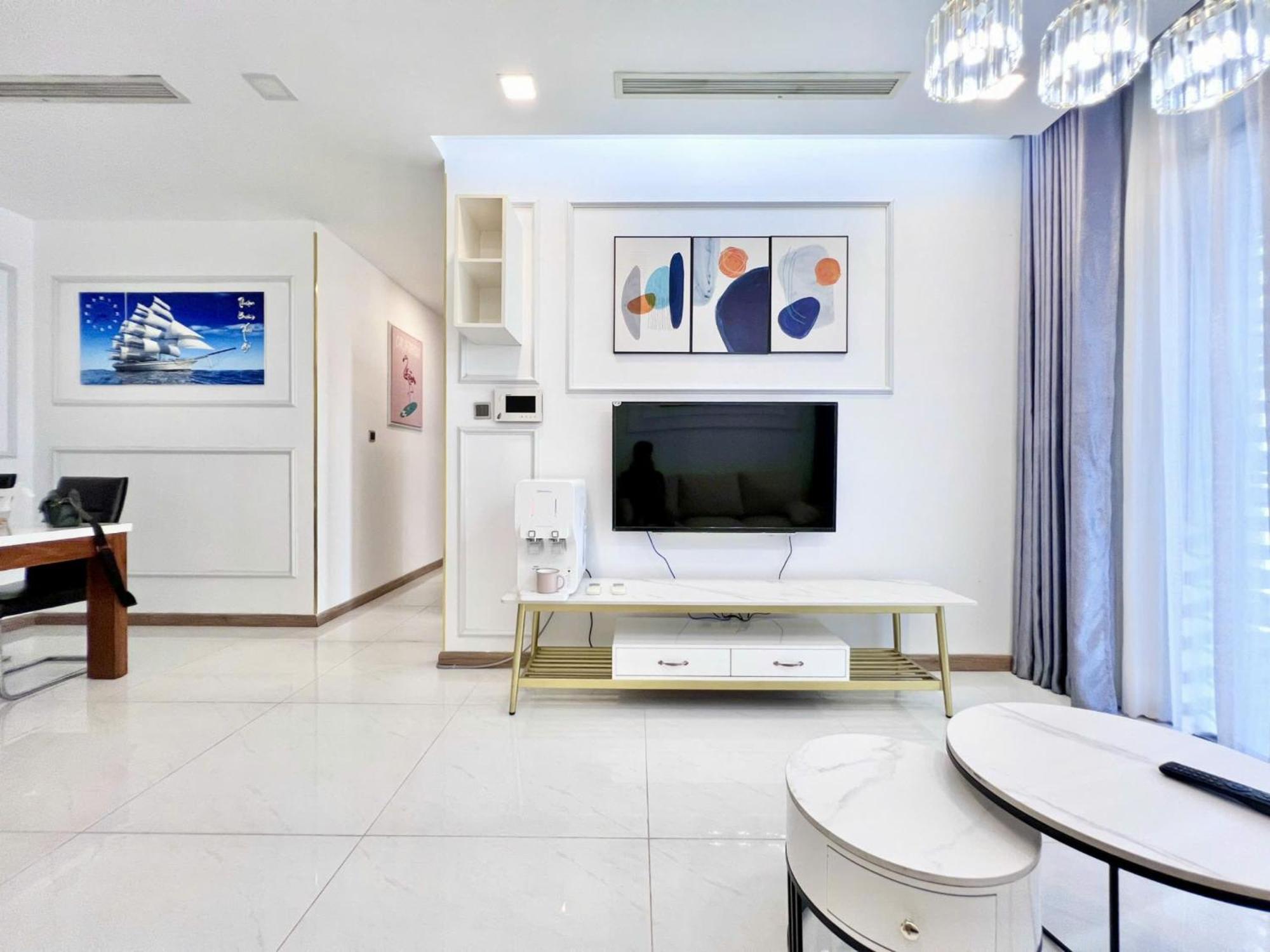 Luxury Vinhomes Park - Thamin Apartment *