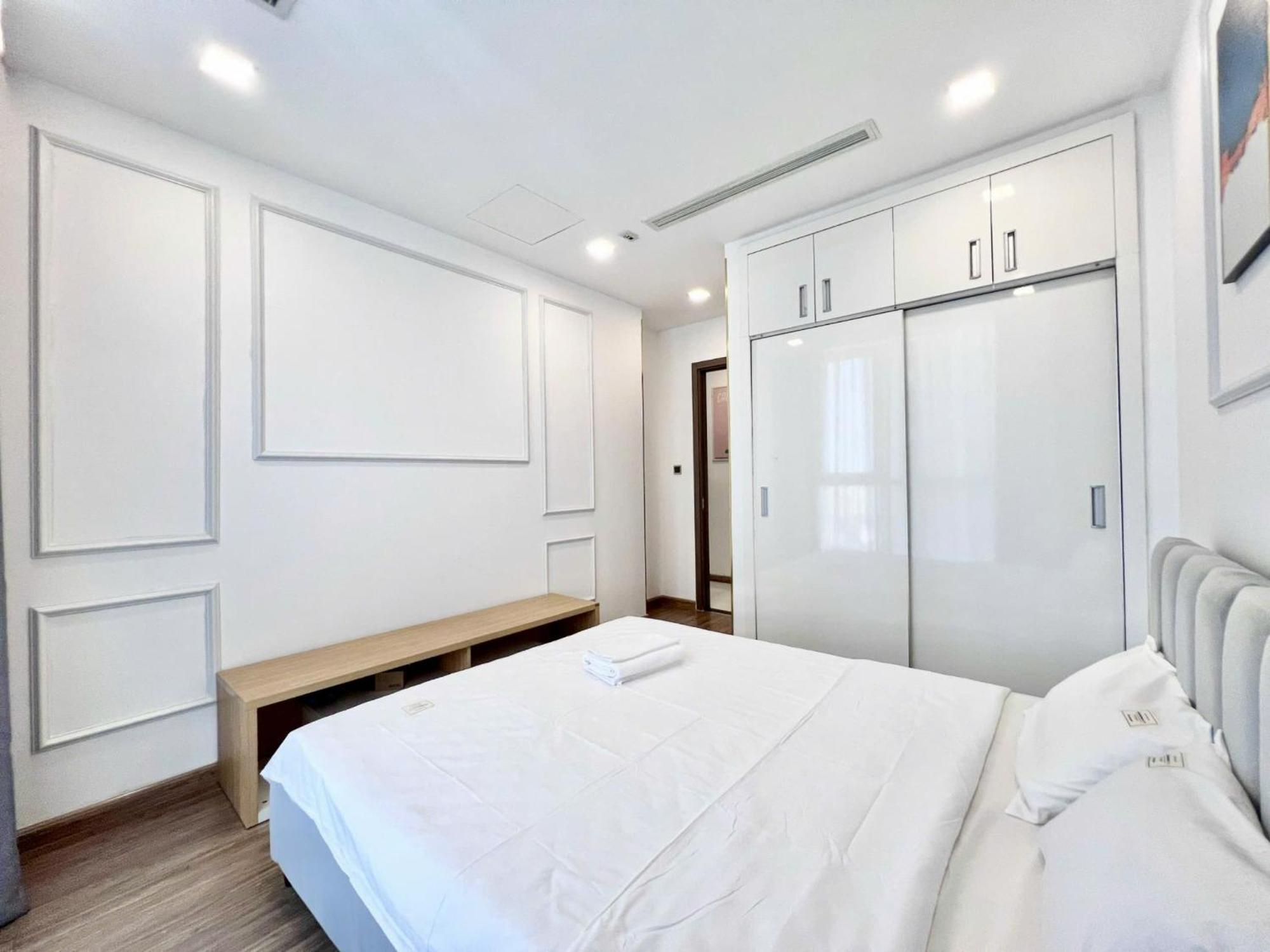 Luxury Vinhomes Park - Thamin Apartment *