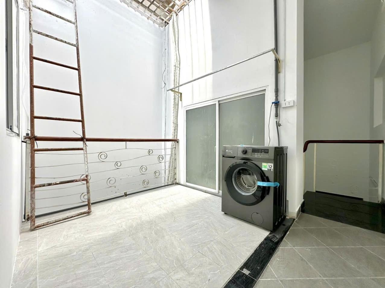 Ung Khiem Apartment *