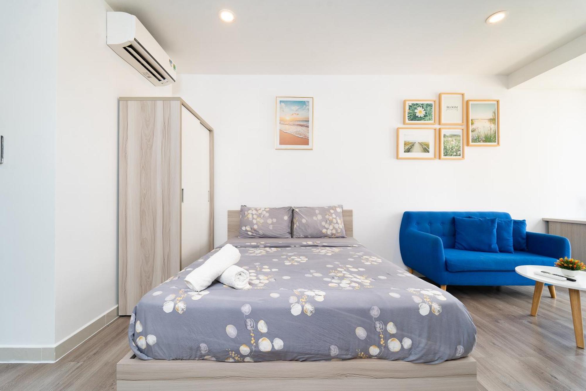 Modern Blue Retreat - Saigon Royal D4 - Hana Căn hộ