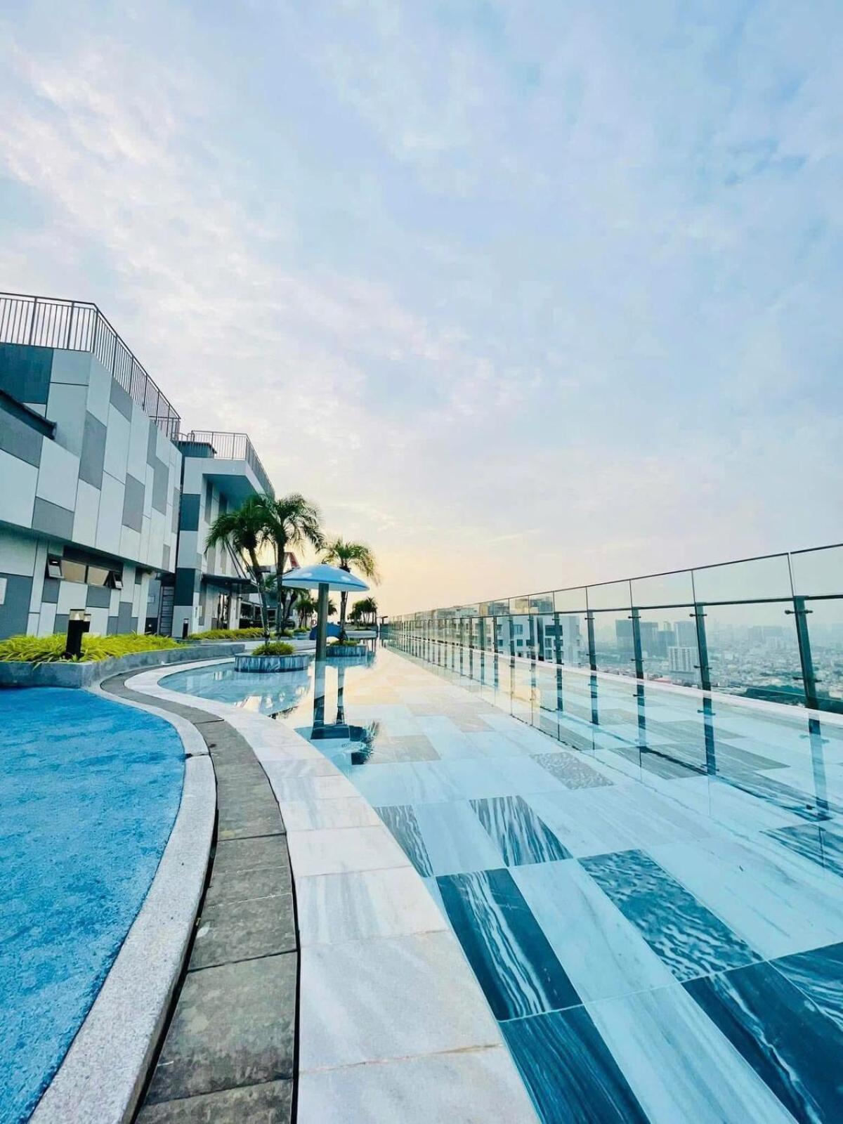 Genbee Harbour View - Infinity Swiming Pool Apartment Ho Chi Minh City