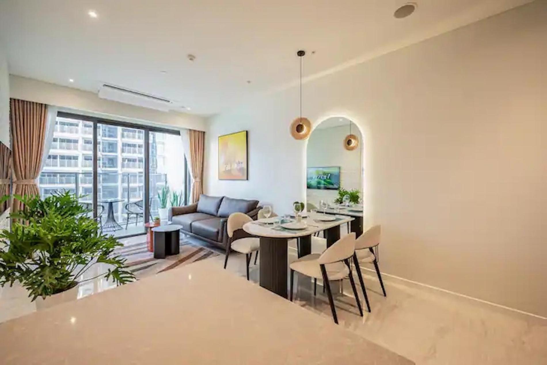 Metropole Square Cental Saigon Apartment