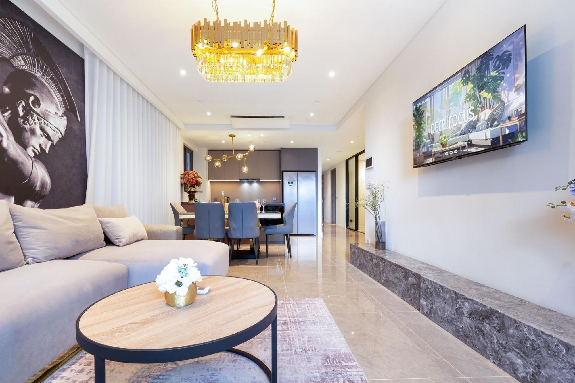 Metropole Square Cental Saigon Apartment