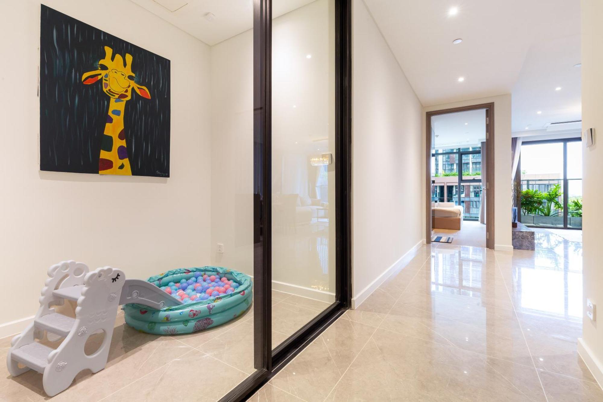 Apartment Metropole Square Cental Saigon