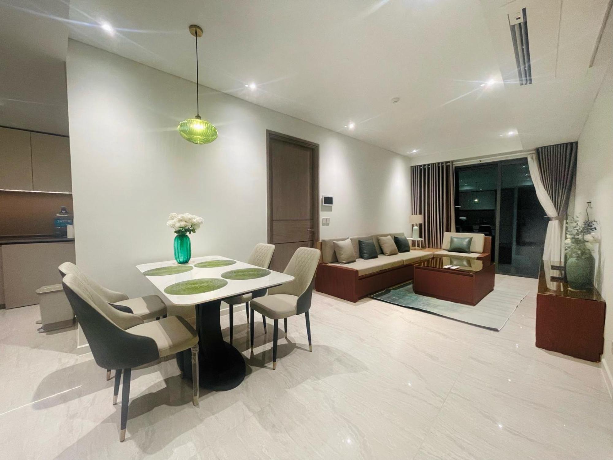 Metropole Square Cental Saigon Apartment