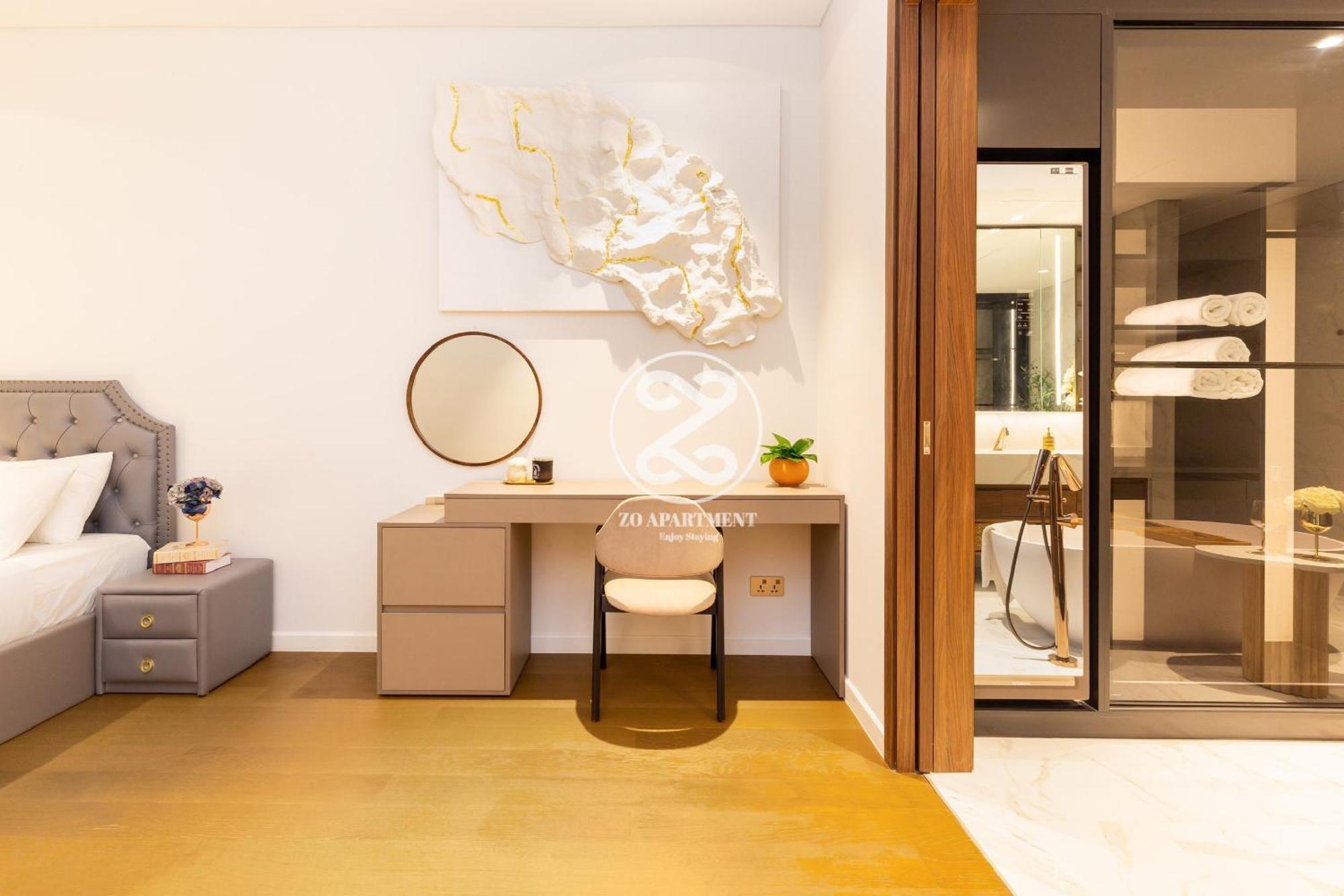 Metropole Square Cental Saigon Apartment